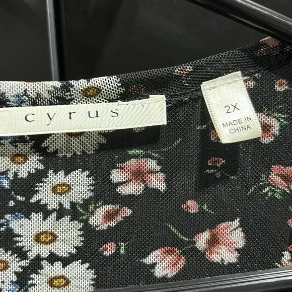 Cyrus Kimono,Duster,coverup,lightweight sheer Daisy pattern, multiwear - Picture 7 of 11